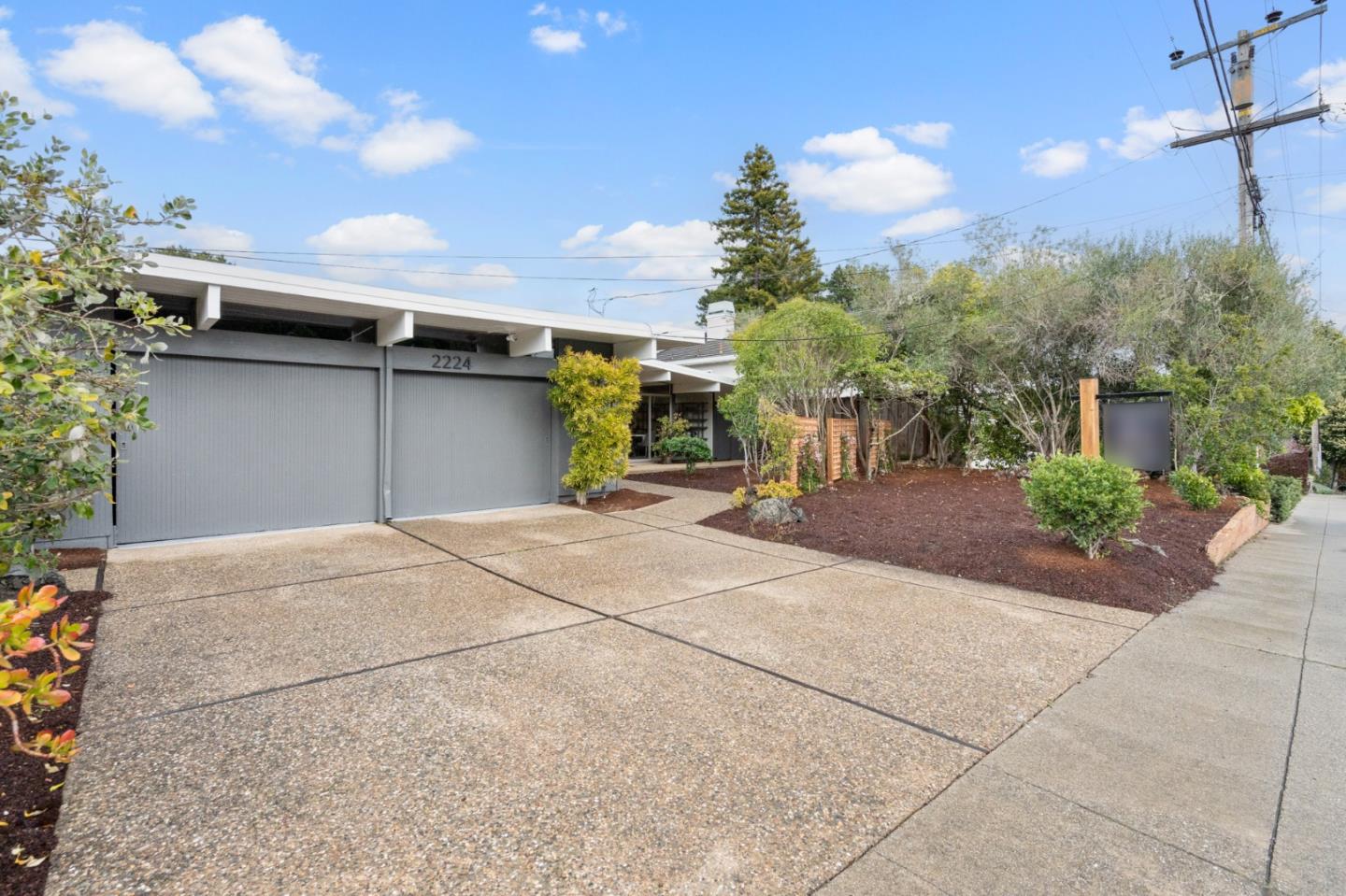 2224 Bunker Hill DR