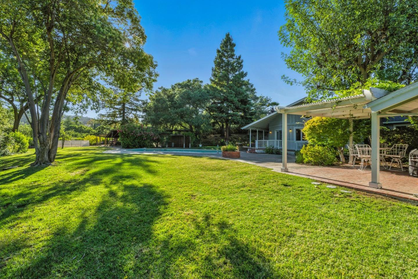 25850 Vinedo Lane