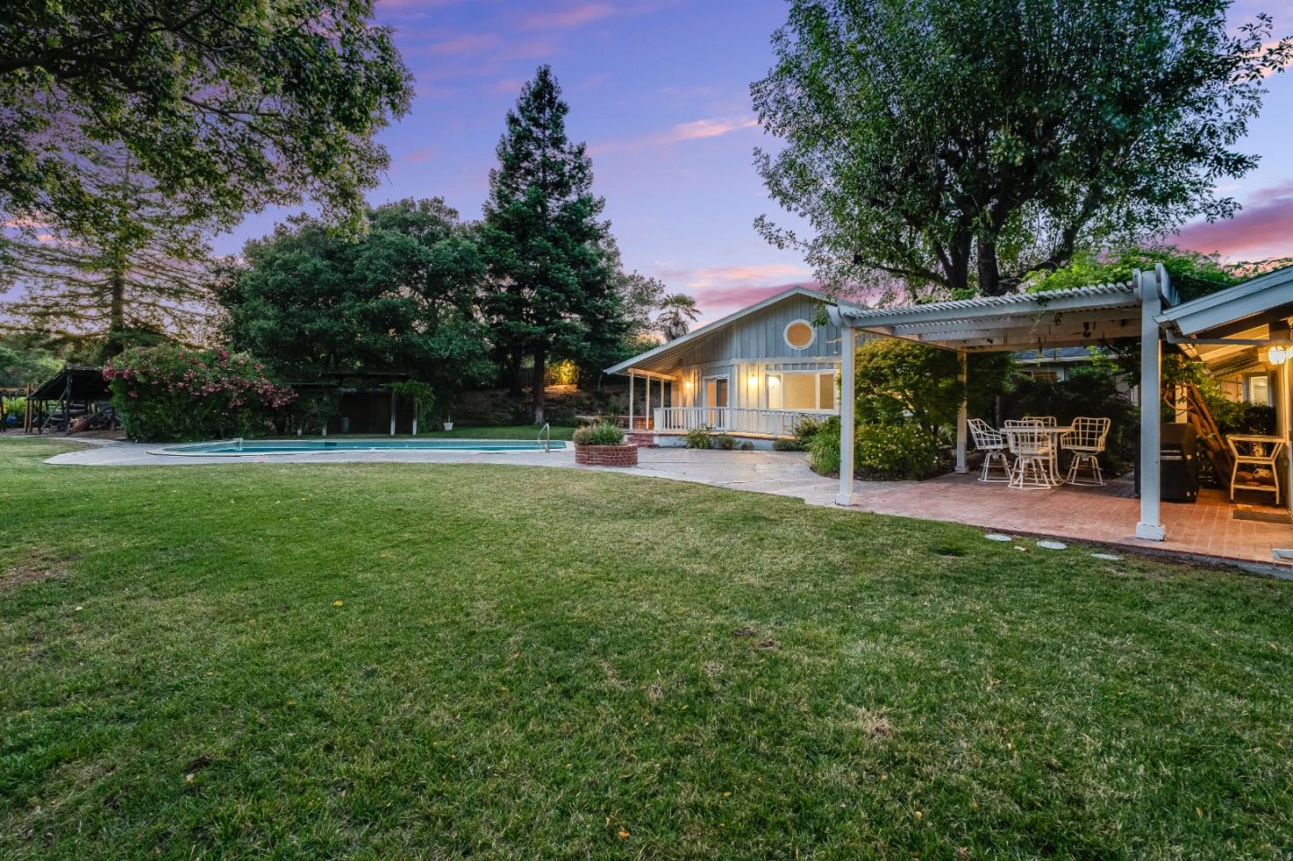 25850 Vinedo Lane
