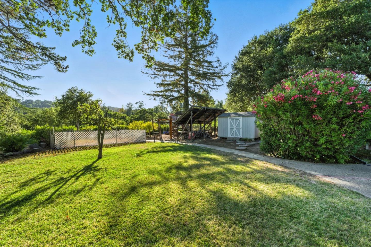25850 Vinedo Lane
