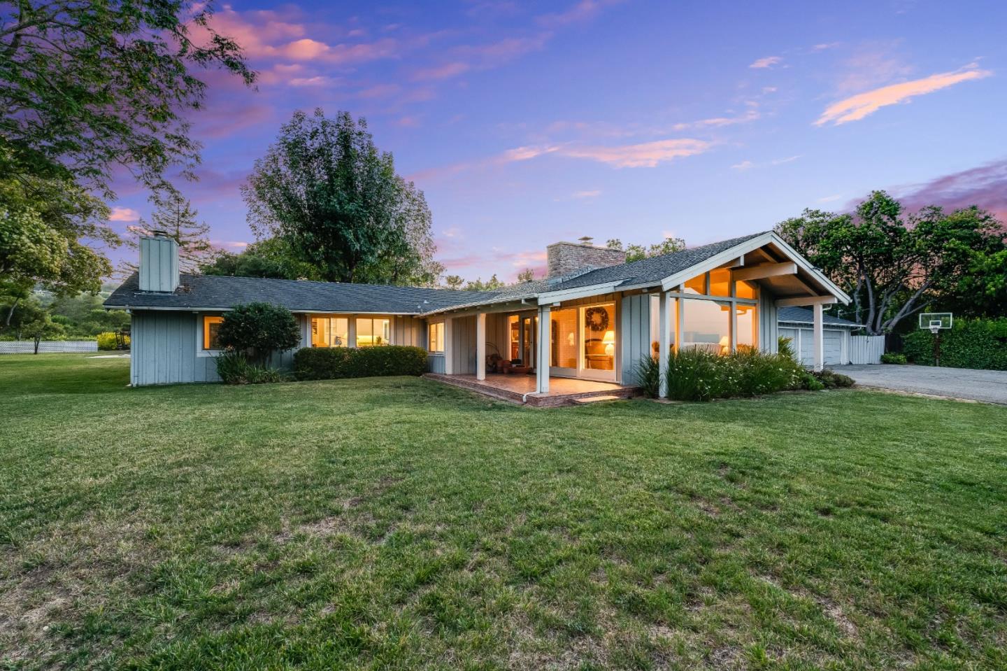 25850 Vinedo Lane