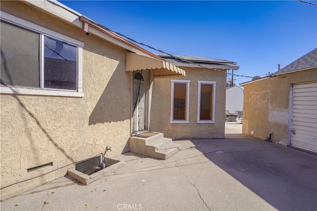 1223 W 27th