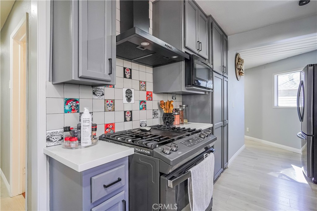 1223 W 27th
