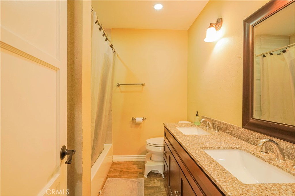 1223 W 27th
