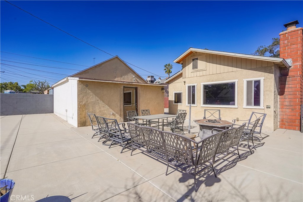 1223 W 27th