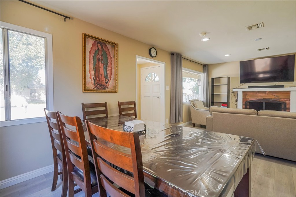 1223 W 27th