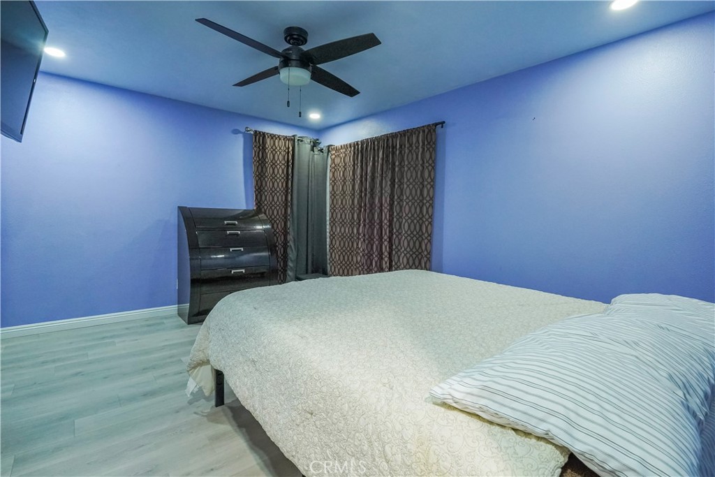 1223 W 27th