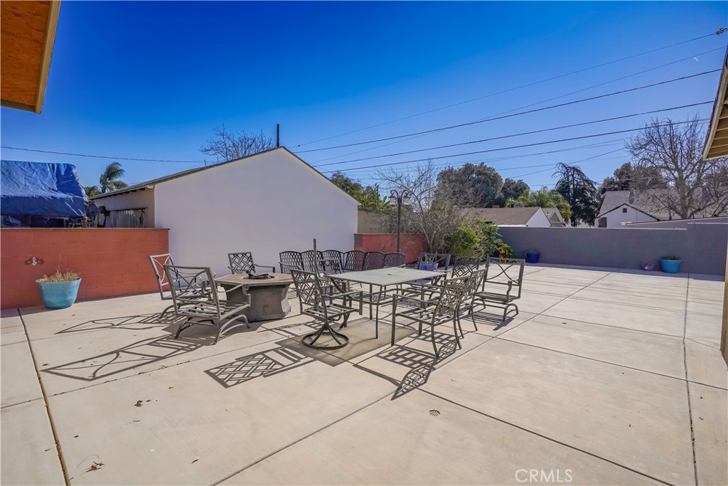 1223 W 27th
