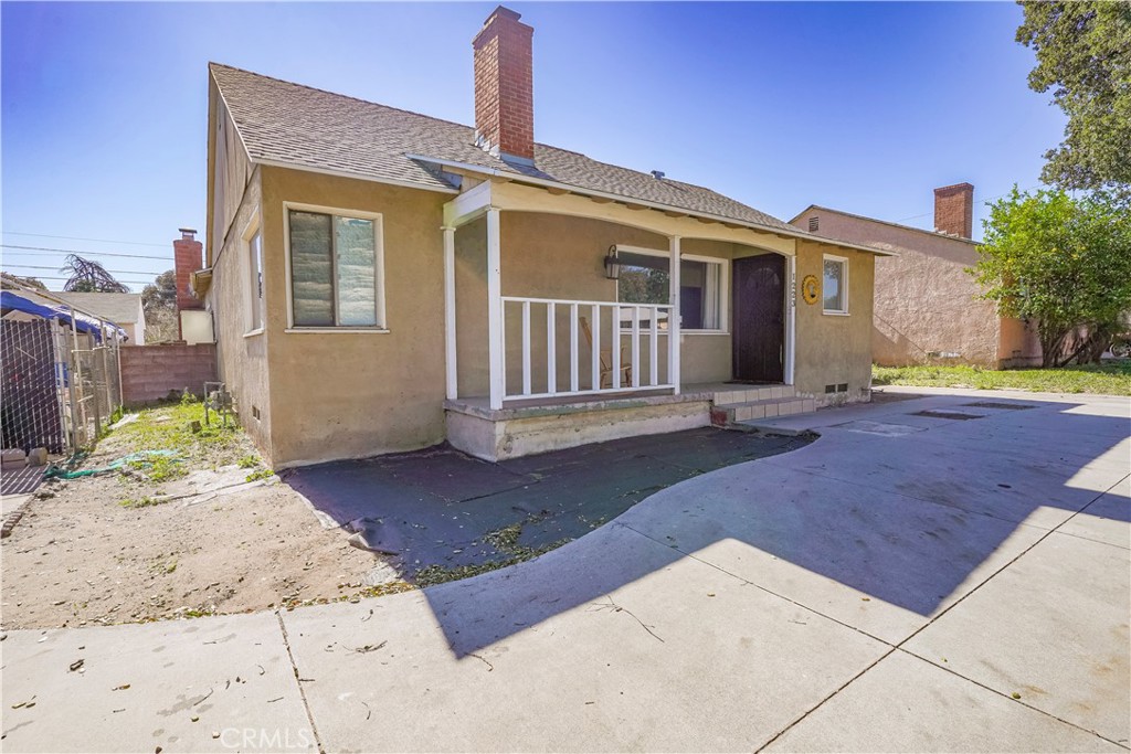 1223 W 27th