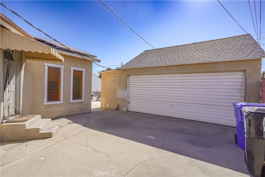 1223 W 27th