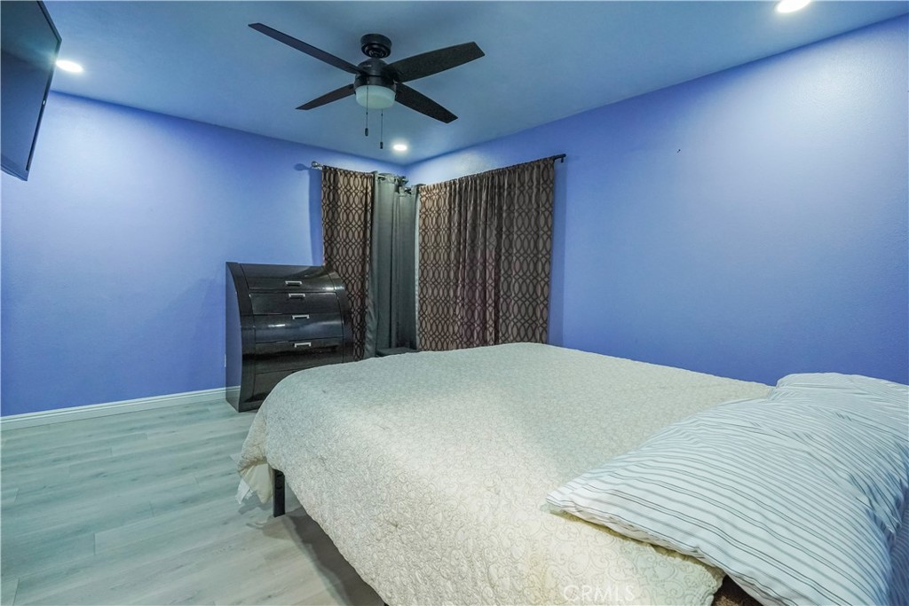 1223 W 27th