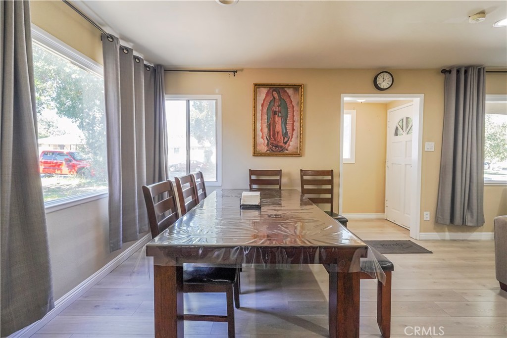 1223 W 27th