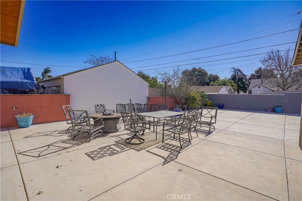 1223 W 27th