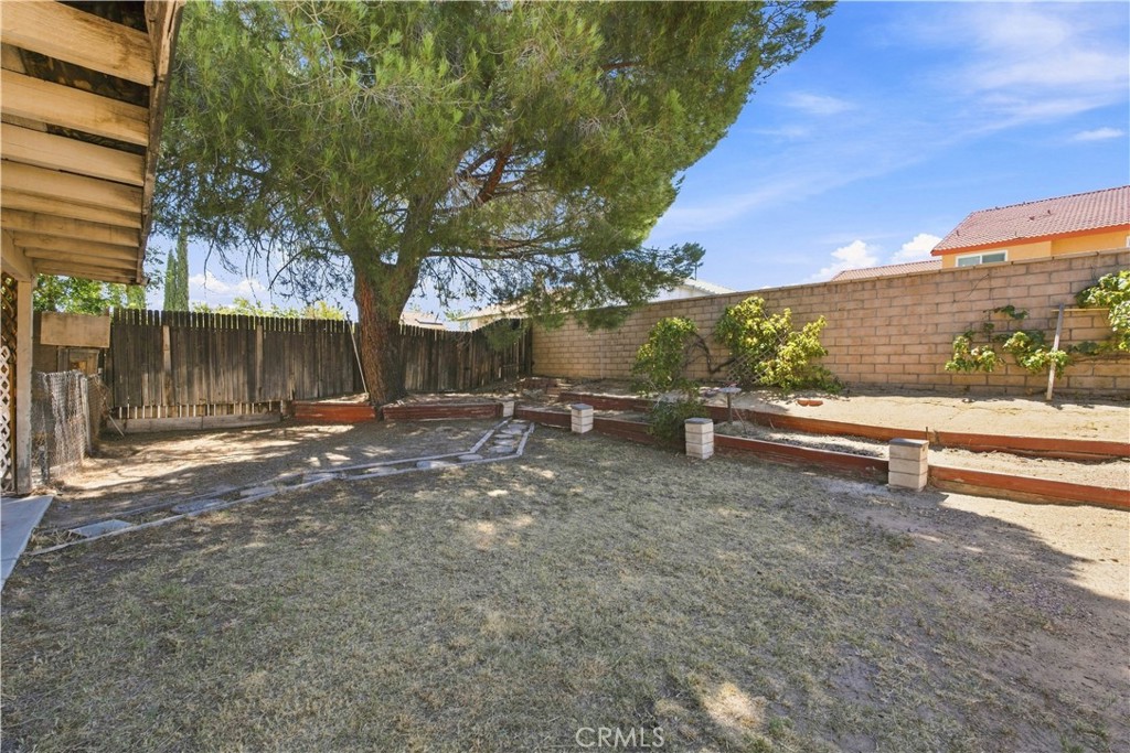 14323 La Crescenta