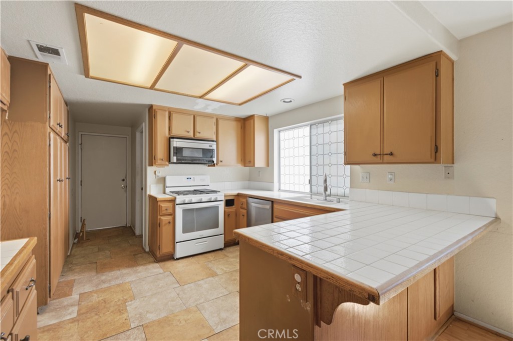 14323 La Crescenta