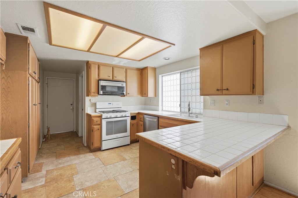 14323 La Crescenta