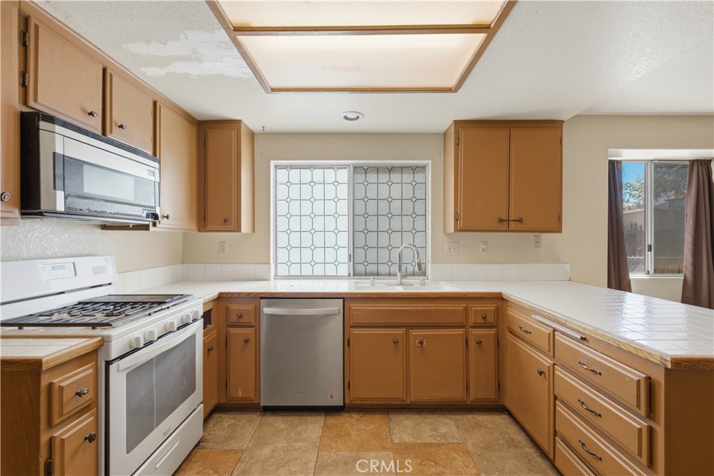 14323 La Crescenta