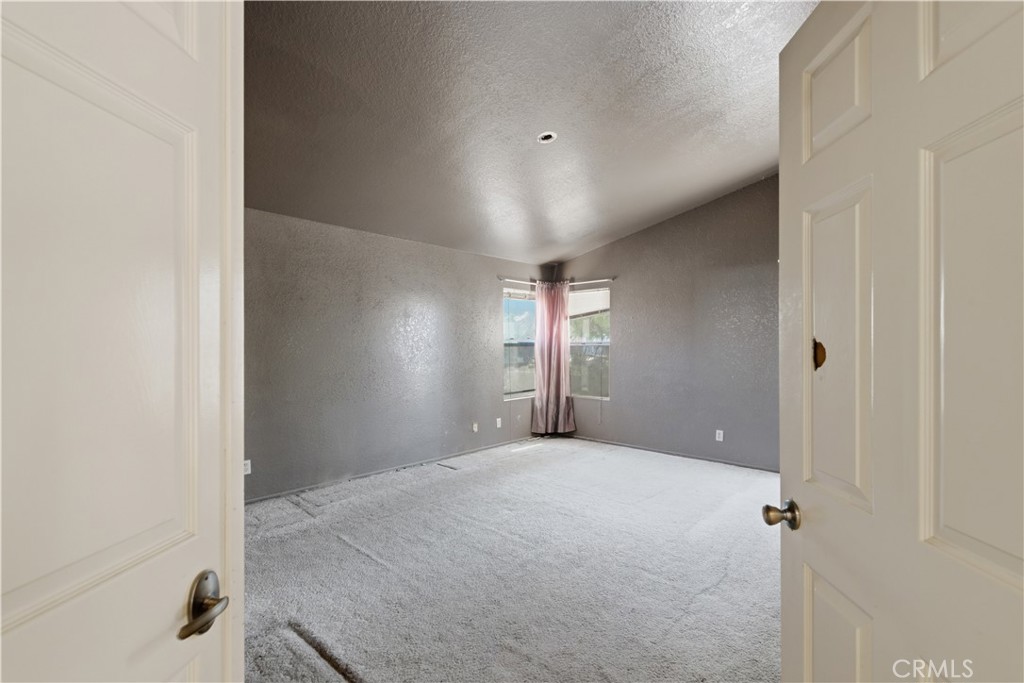 14323 La Crescenta