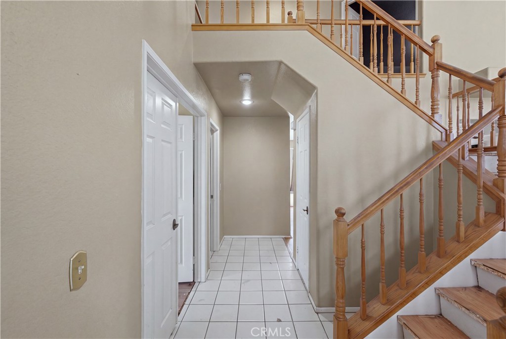 14323 La Crescenta