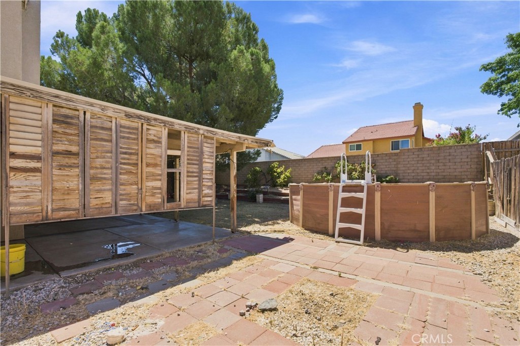 14323 La Crescenta