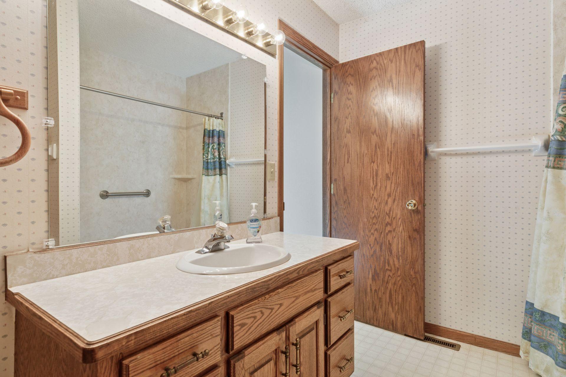 338 Jesse James Lane