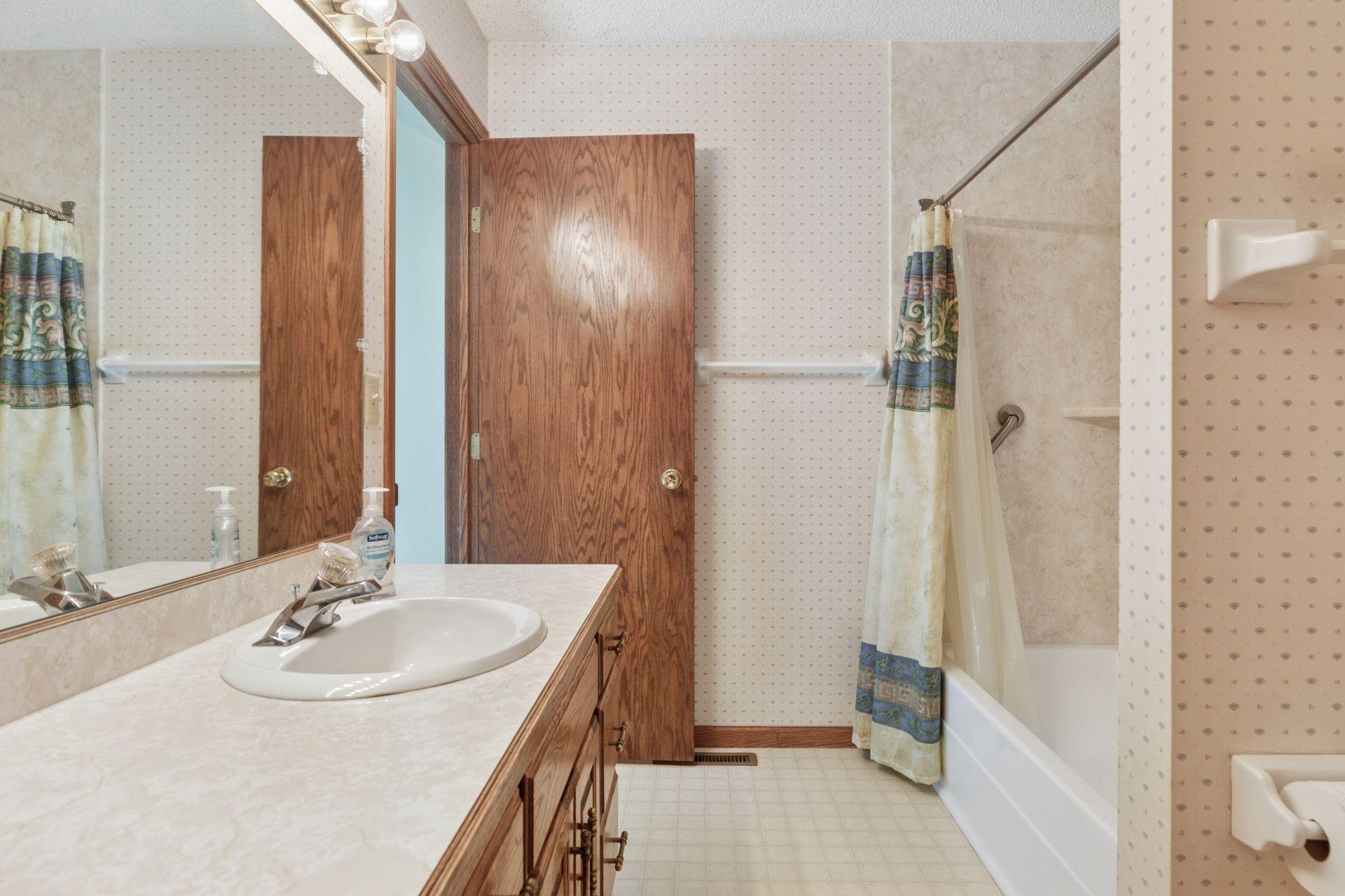 338 Jesse James Lane