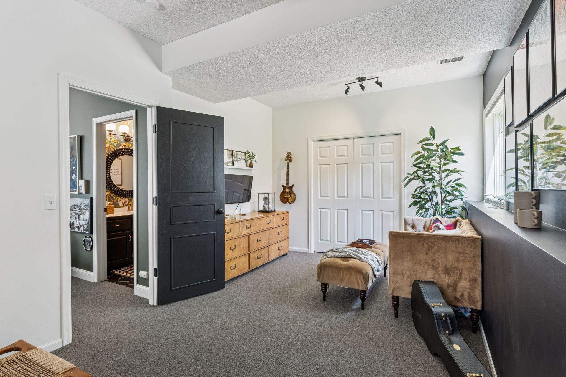 326 Lady Slipper Lane
