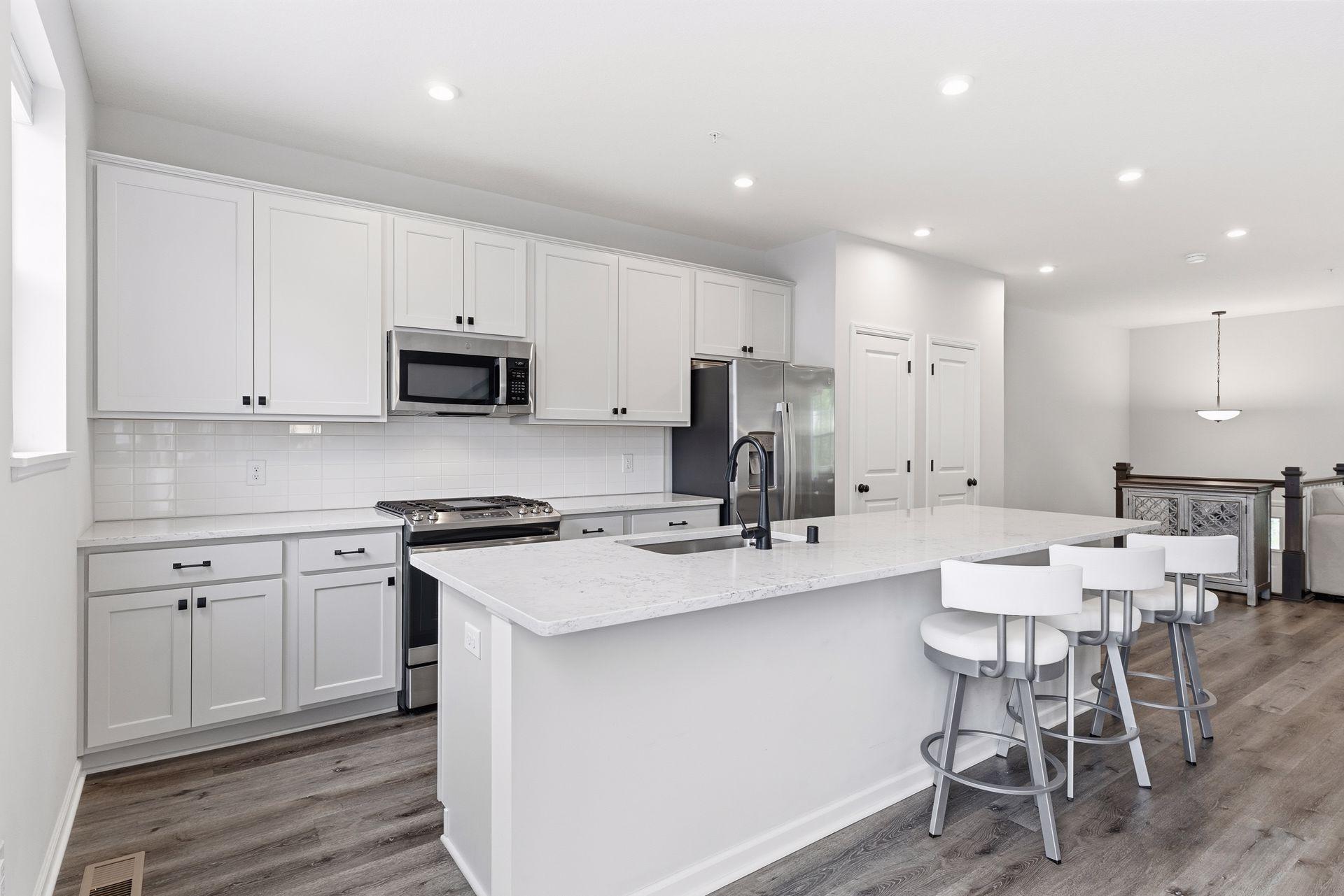 2864 Lexington Place N