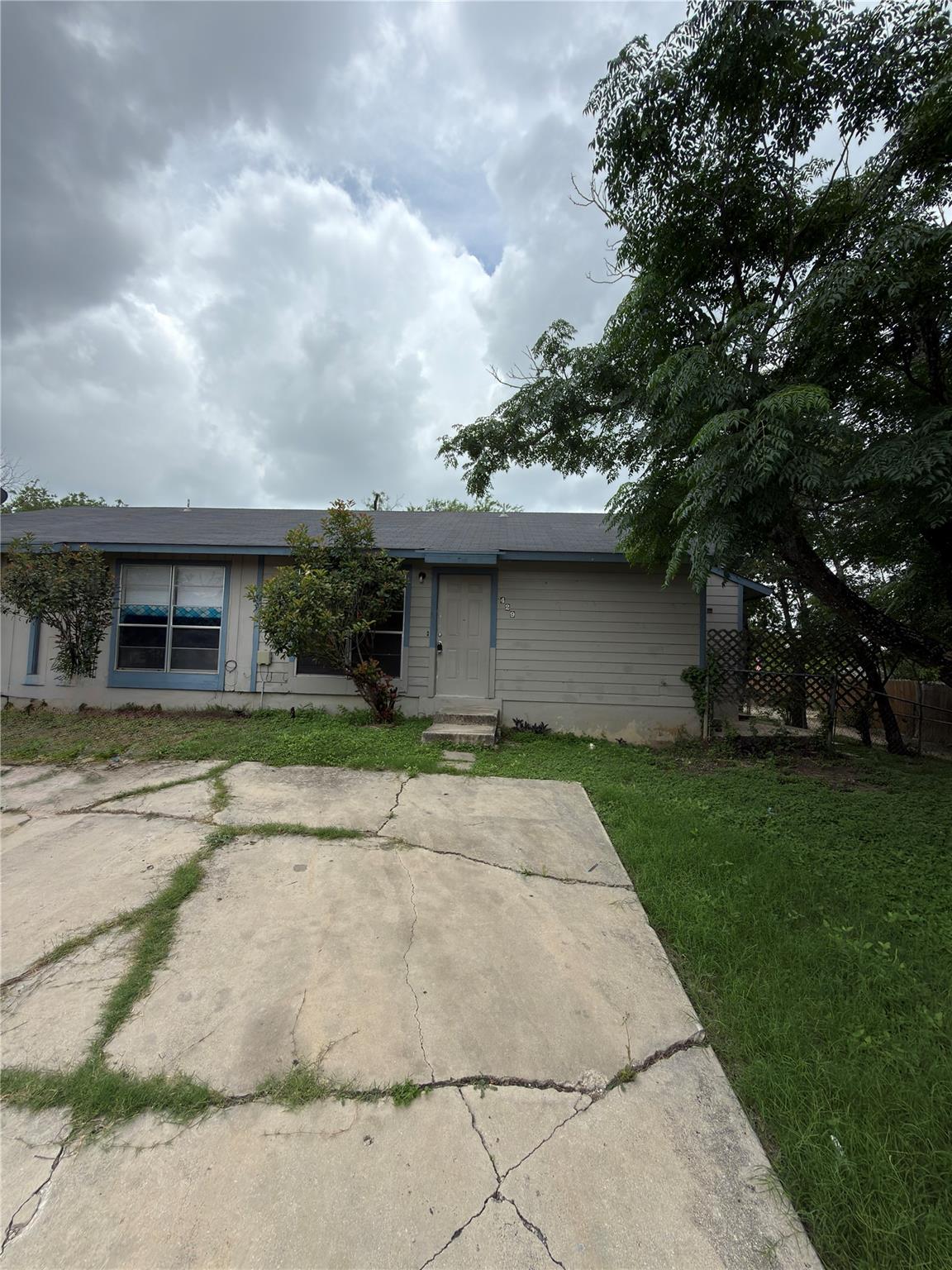 427-429 Zachry DR