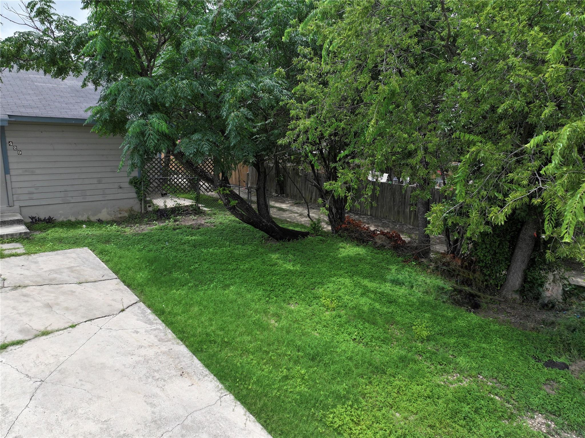 427-429 Zachry DR