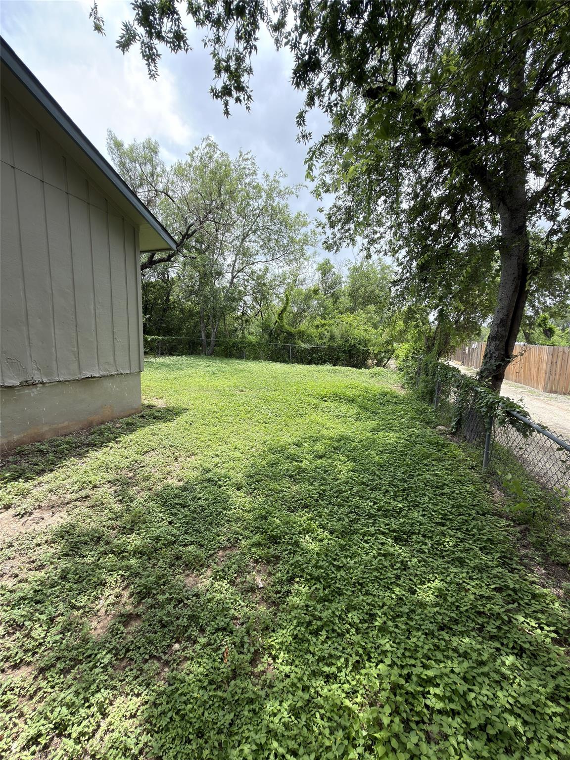 427-429 Zachry DR