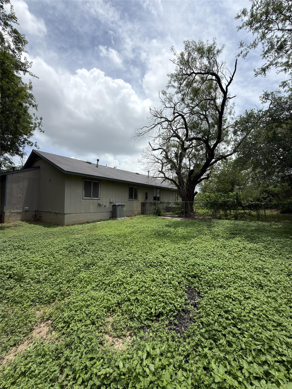 427-429 Zachry DR