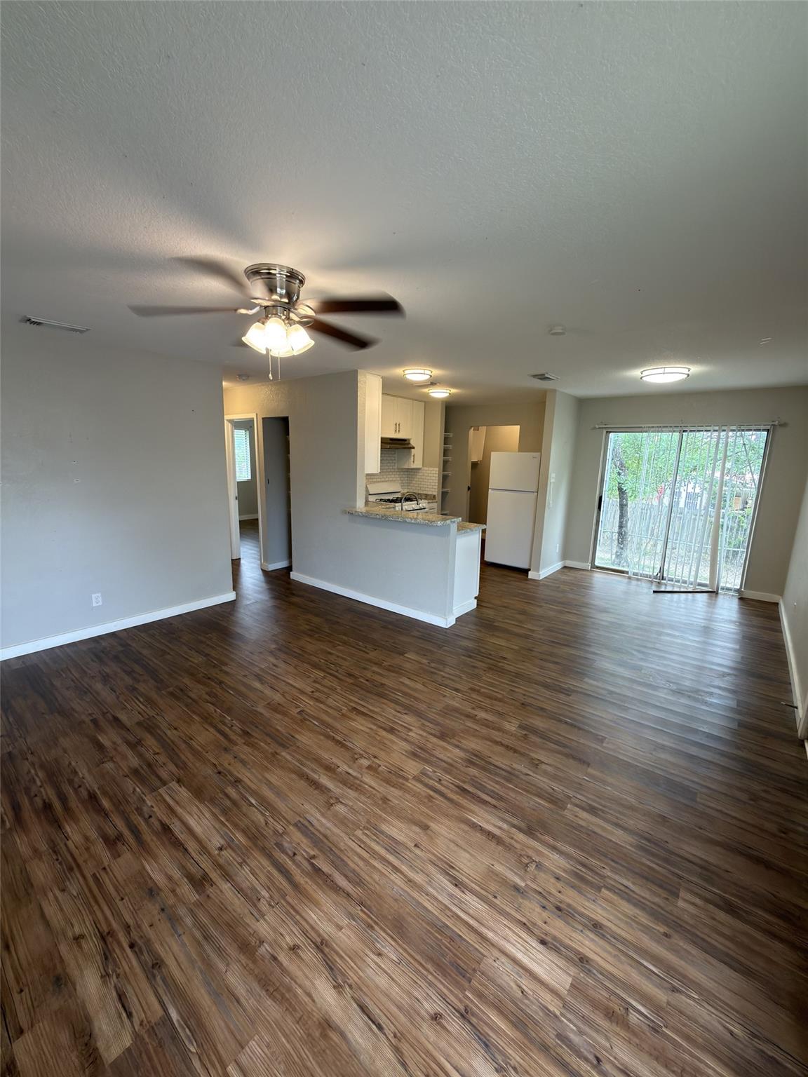 427-429 Zachry DR