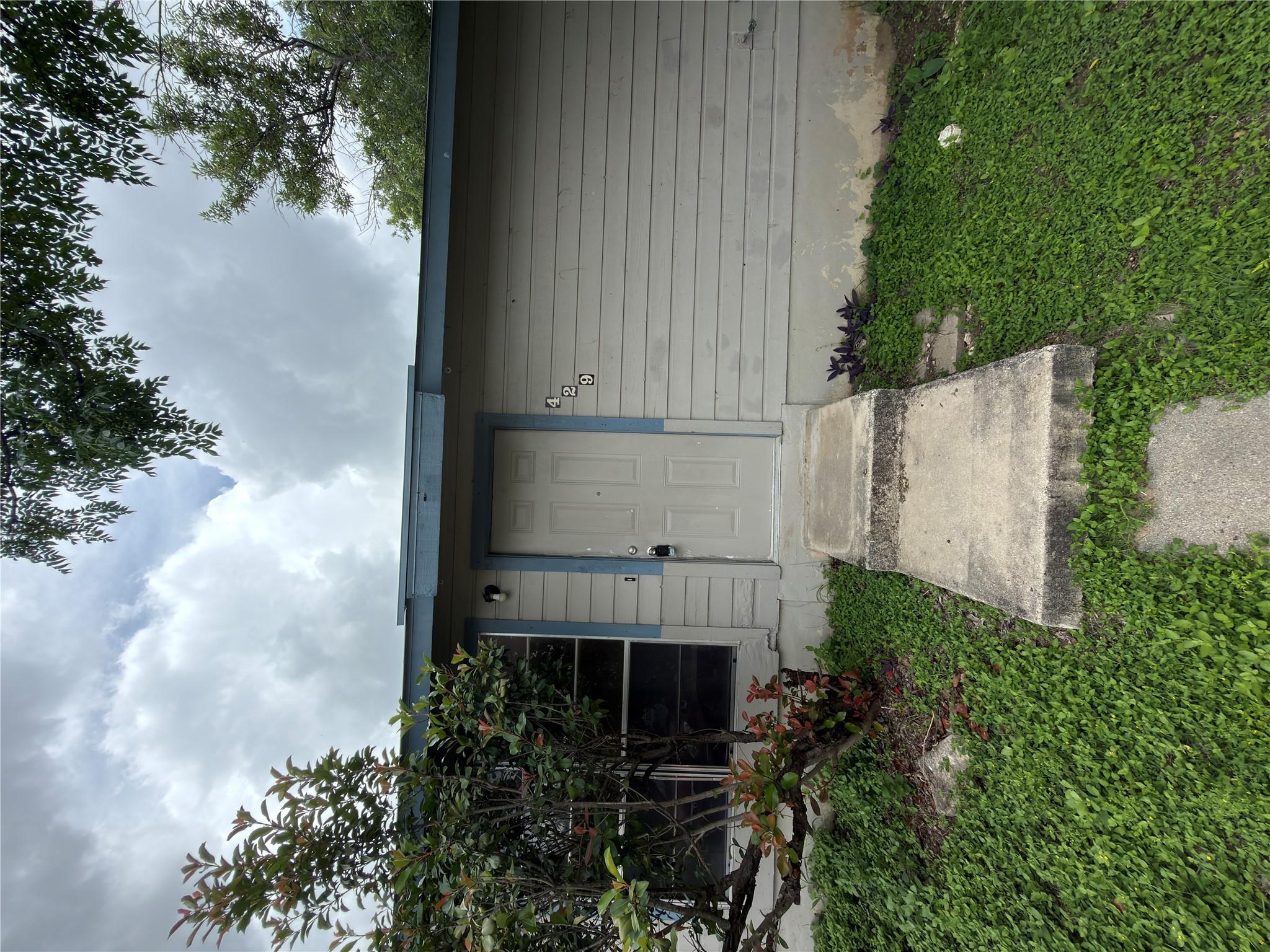 427-429 Zachry DR