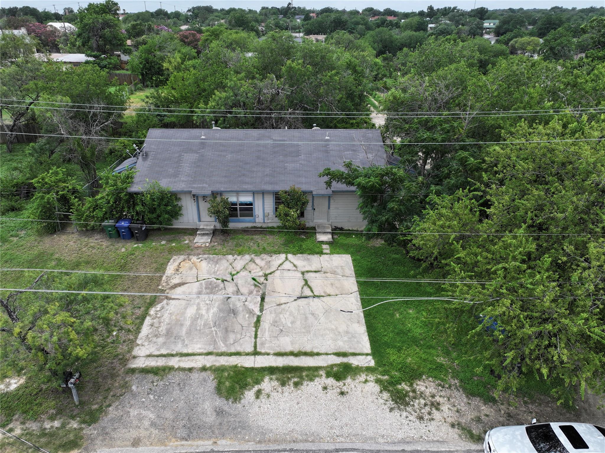 427-429 Zachry DR