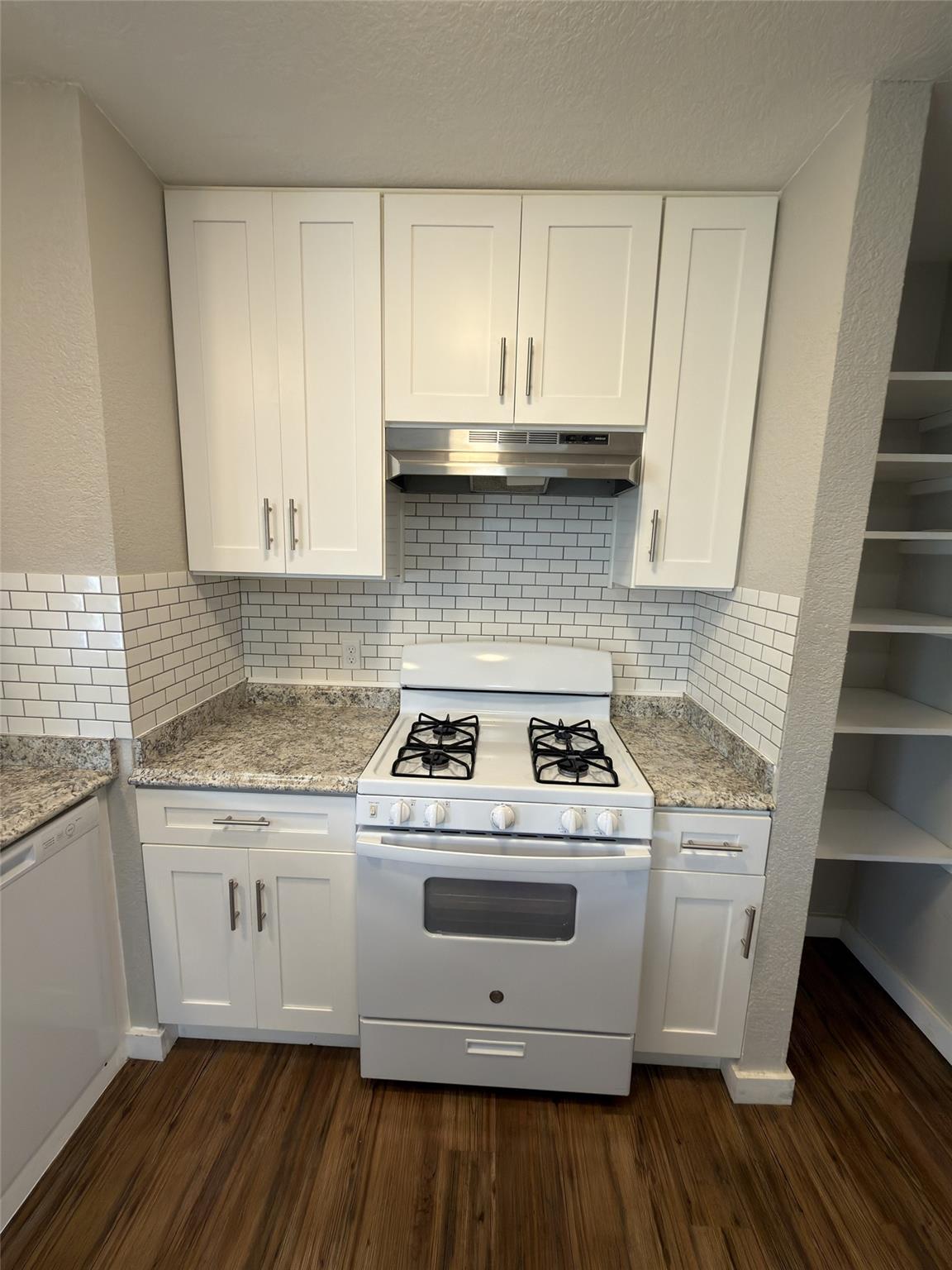 427-429 Zachry DR
