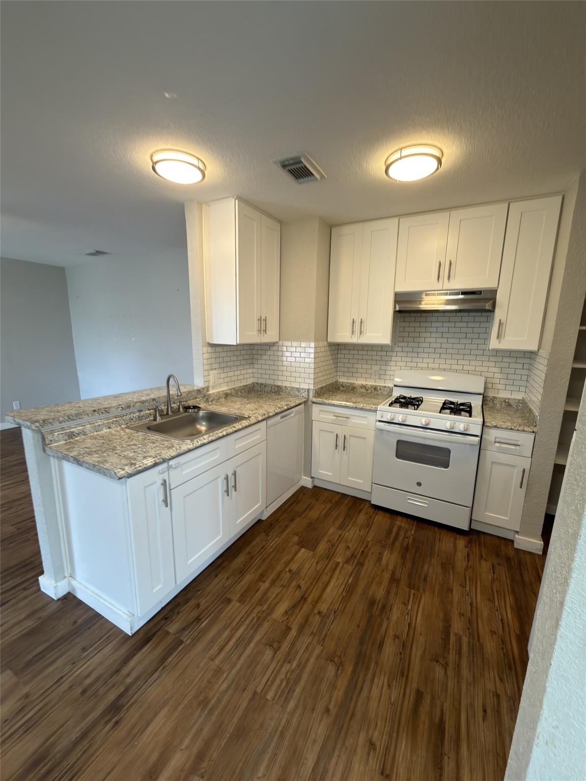 427-429 Zachry DR