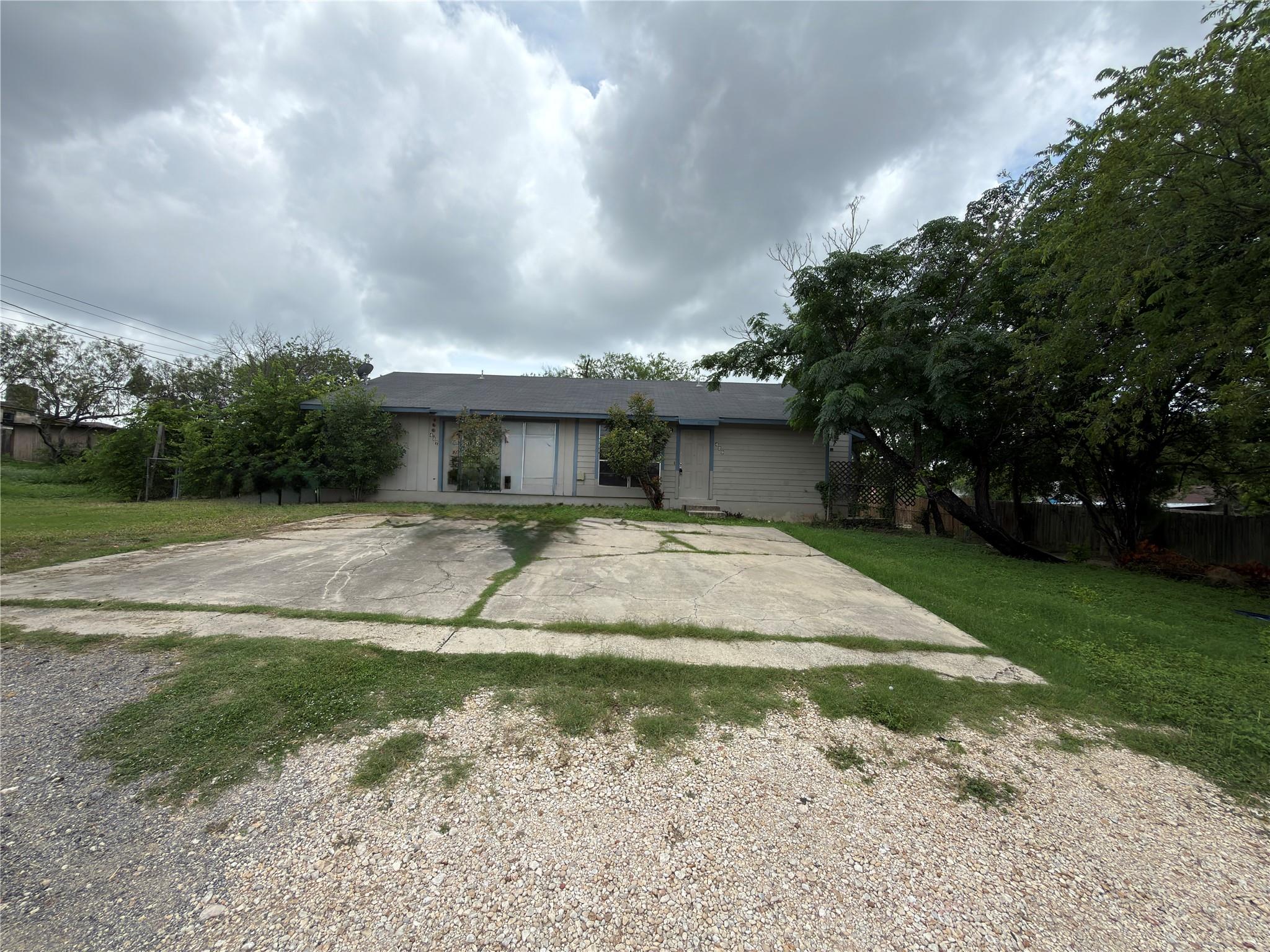427-429 Zachry DR