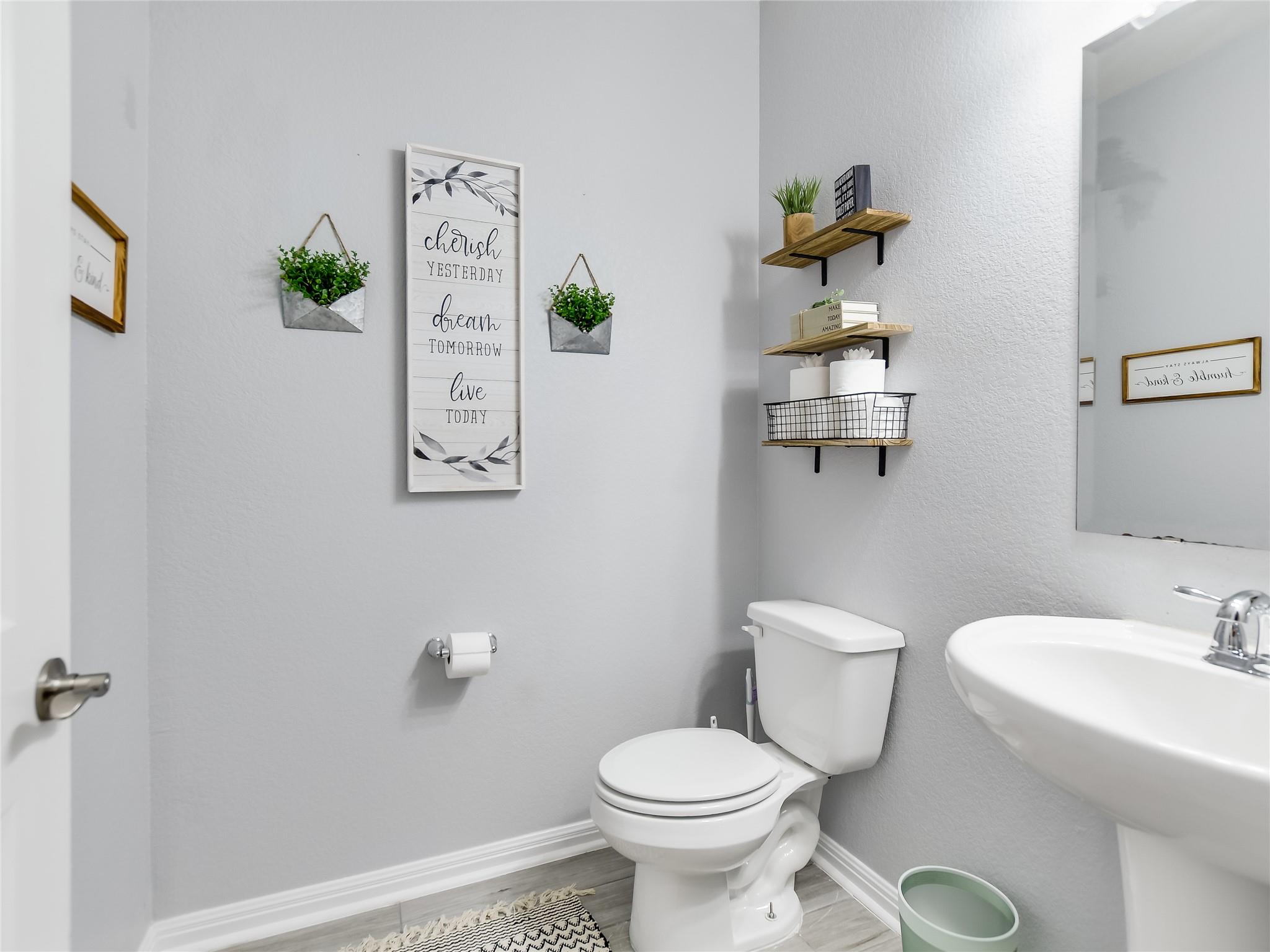 16904 E Borromeo Ave