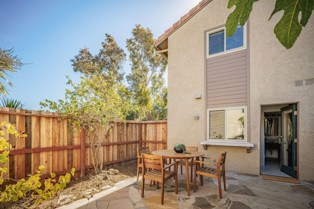 1035 Palmetto Way, J