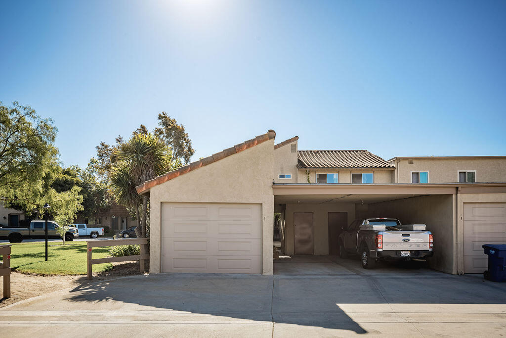 1035 Palmetto Way, J