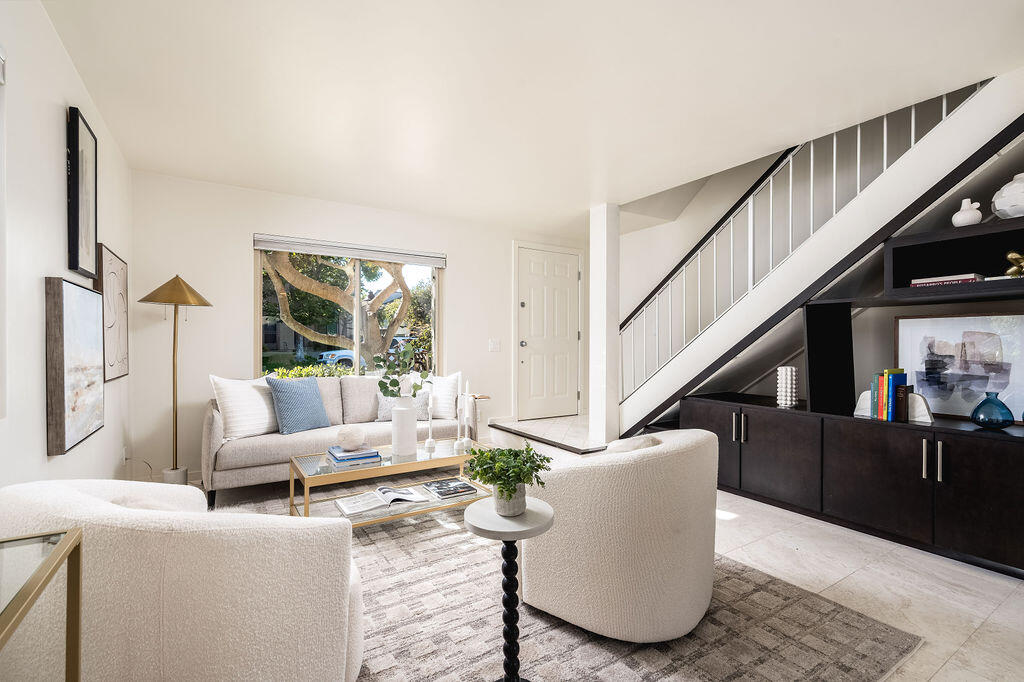 1035 Palmetto Way, J