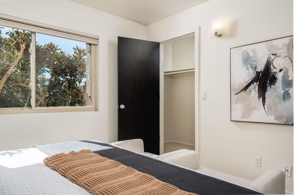 1035 Palmetto Way, J