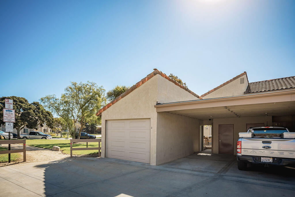 1035 Palmetto Way, J