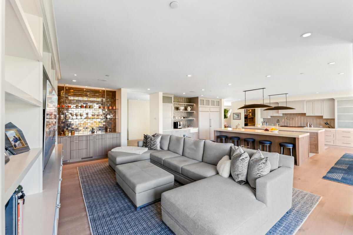 1850 Jelinda Drive