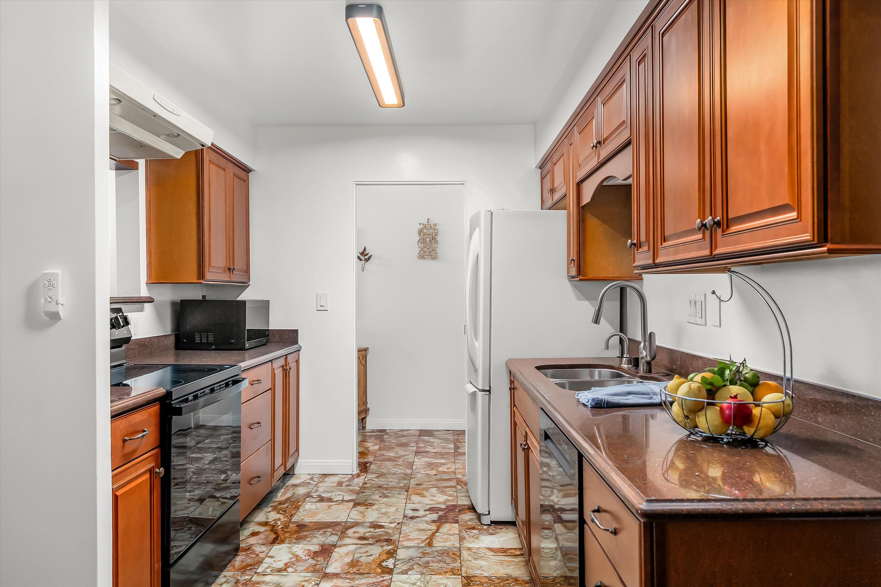 2727 Miradero Drive, 103