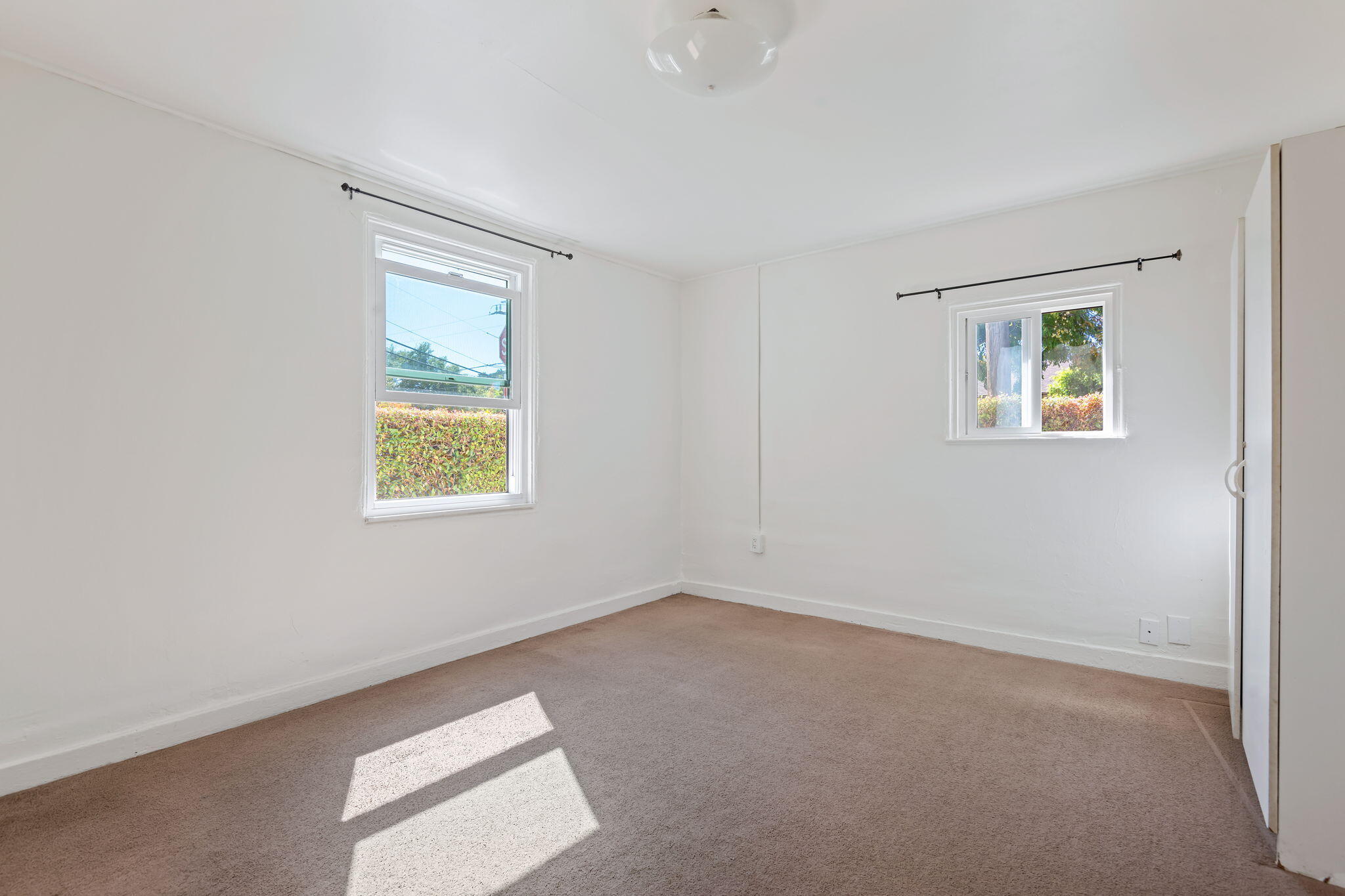 834 W Valerio Street