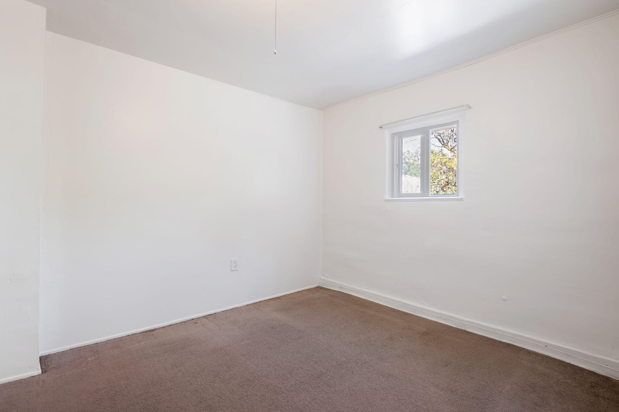 834 W Valerio Street