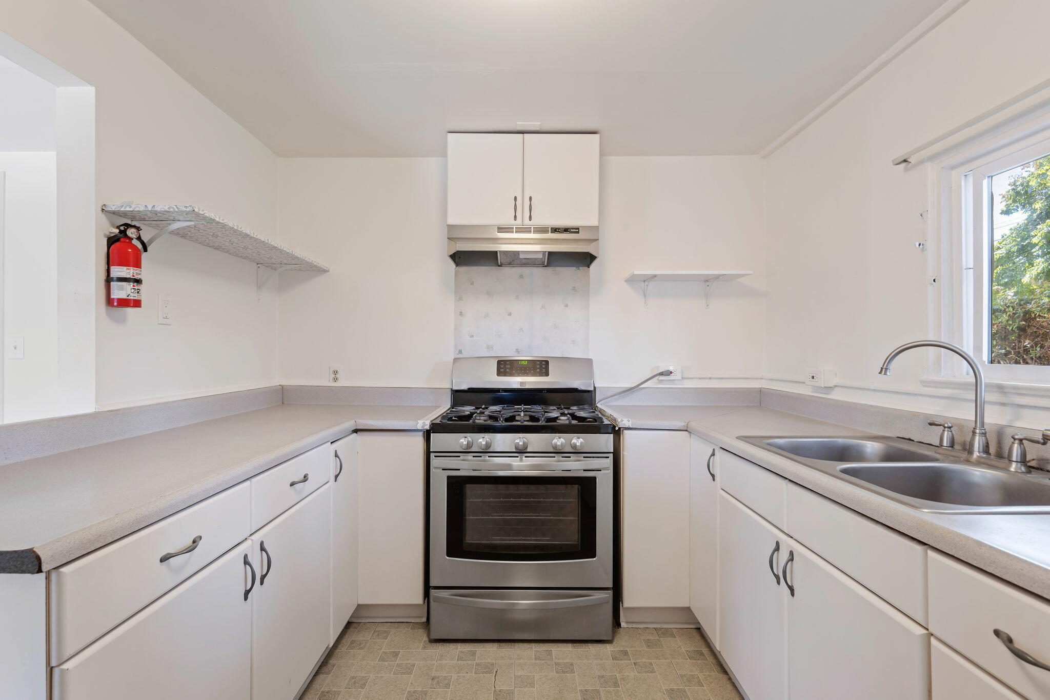 834 W Valerio Street