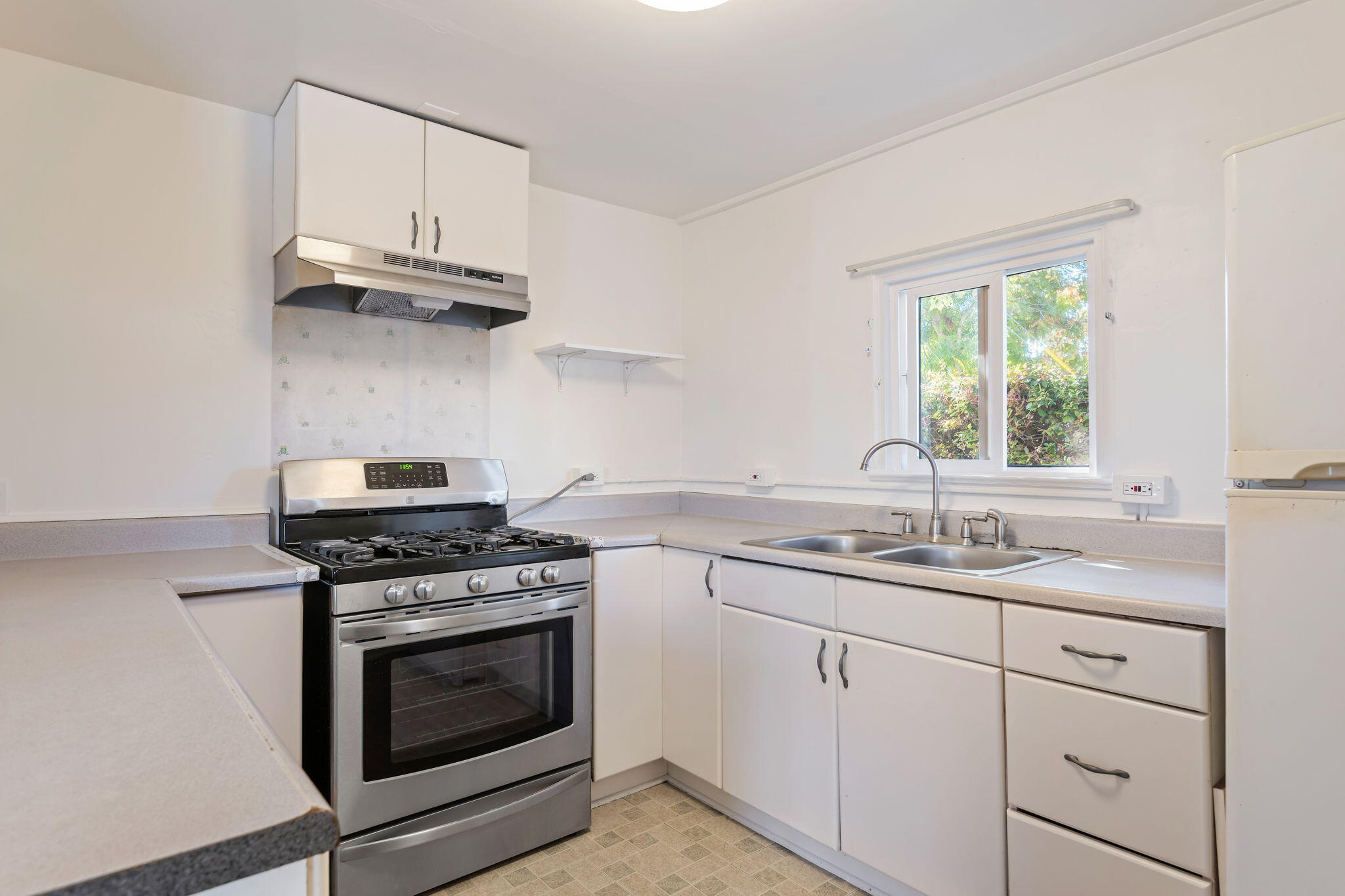 834 W Valerio Street